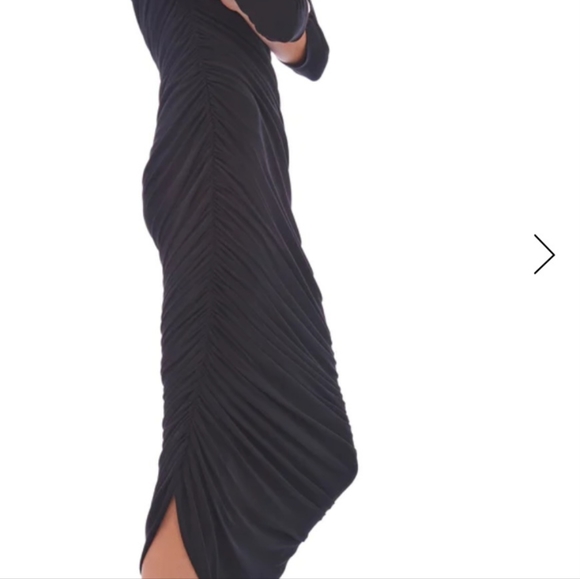 LONG SLEEVE DIANA GOWNLONG SLEEVESSHIRRED SIDESASYMMETRICAL HEMFOR EASY FIT - Picture 5 of 6